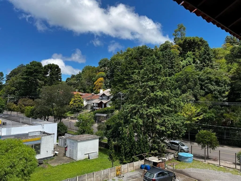Imagem Cobertura duplex com 2 suítes e uma vaga para Comprar em Gramado.