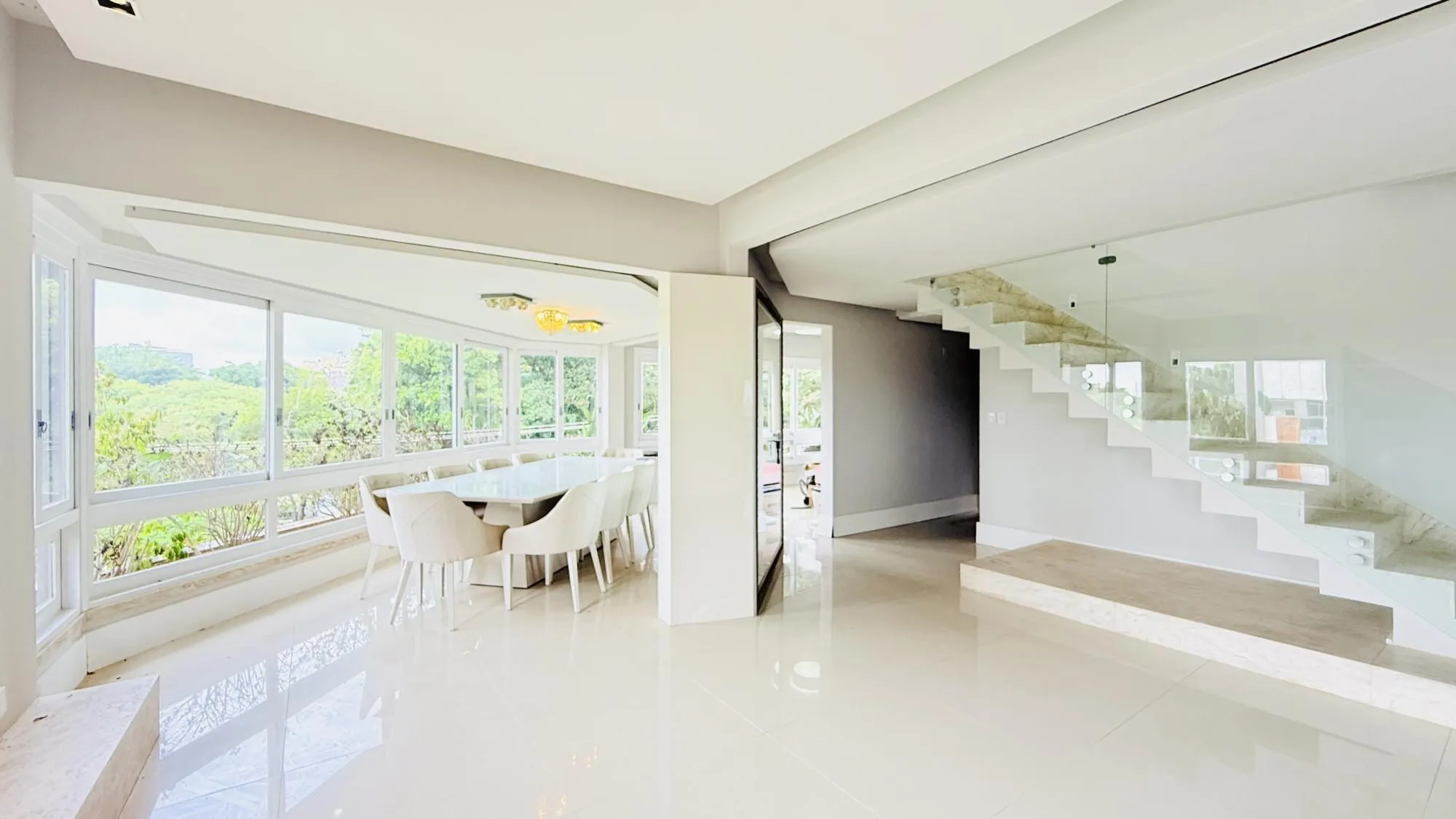 Imagem Cobertura Duplex de 318m com Piscina Privativa, Energia Solar e Vista Panorâmica