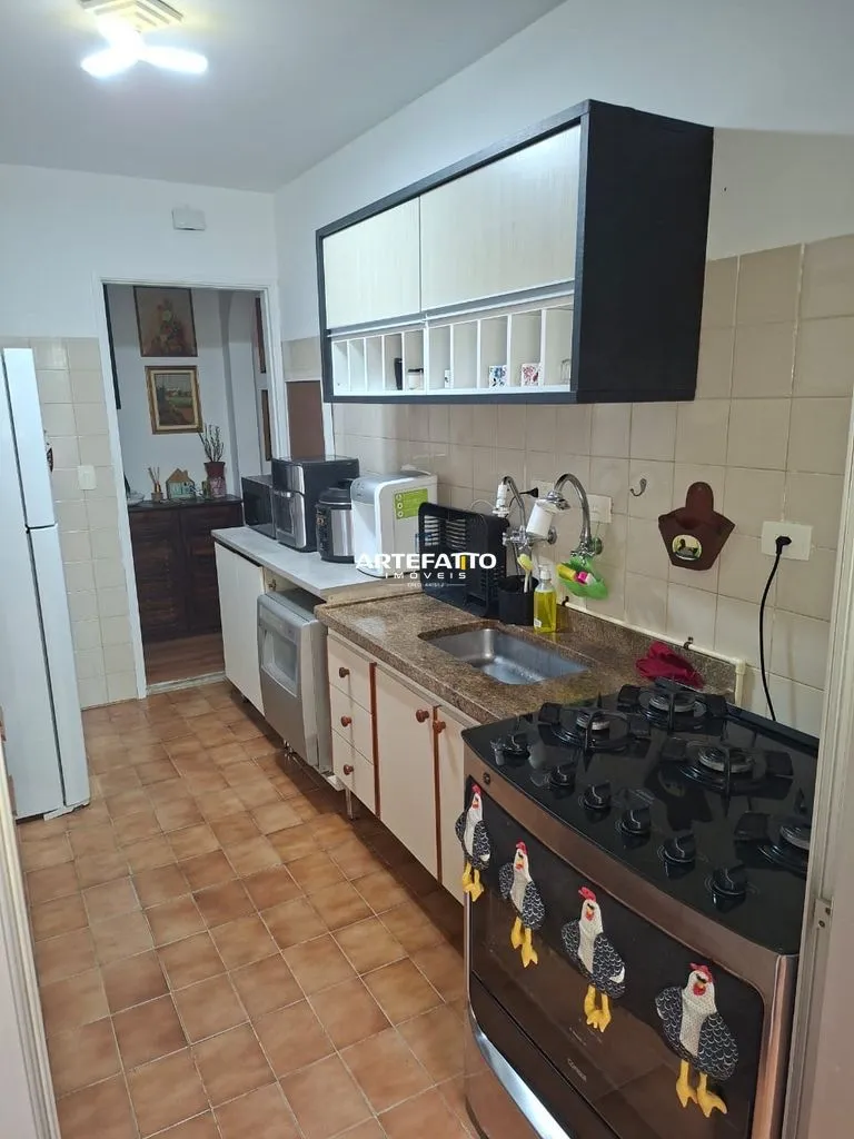 Imagem São 84,55 mt2, divididos da seguinte forma: 4 quatros e 3 banheiros