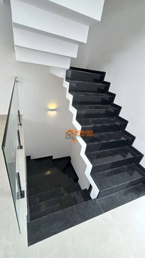 Imagem Sobrado com 3 dormitórios à venda, 203 m² por R$ 1.400.000,00 - Vila Carmela II - Guarulhos/SP