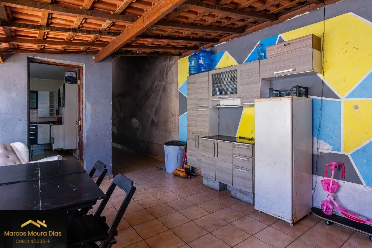 Imagem Casa no Jardim Esmeralda, 3 vagas de garagem, 4 quartos e Churrasqueira- região Rio Pequeno