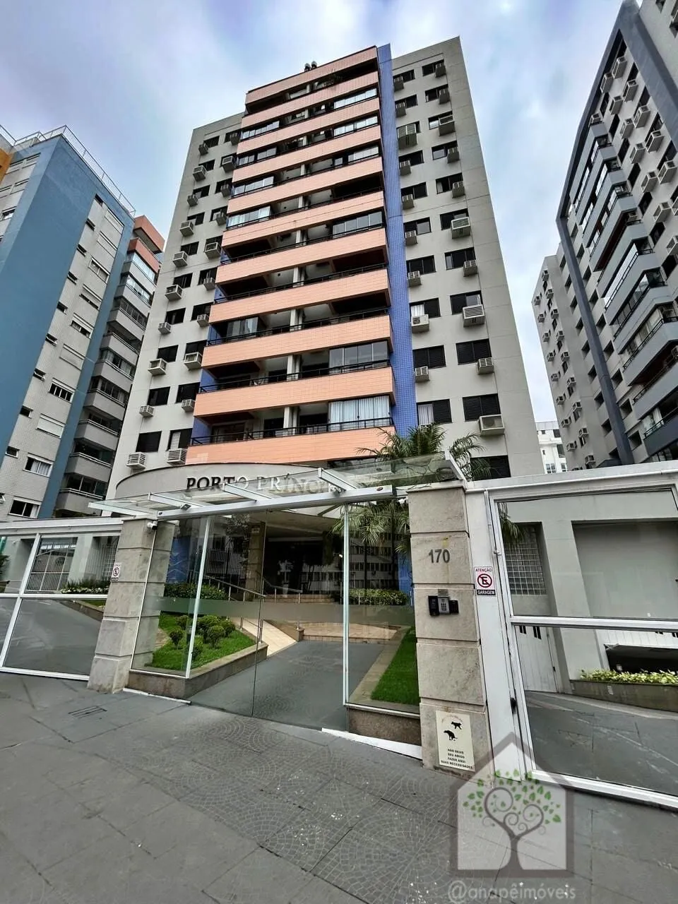 Imagem Apartamento à venda no Centro de Florianópolis com 3 quartos, suíte e excelente localização