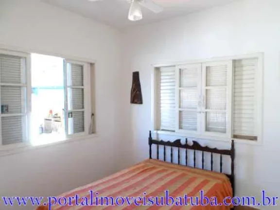 Imagem AT: 480m2 - AC: Aprox: 200 m2 - Esquina - 600 mts da Praia.