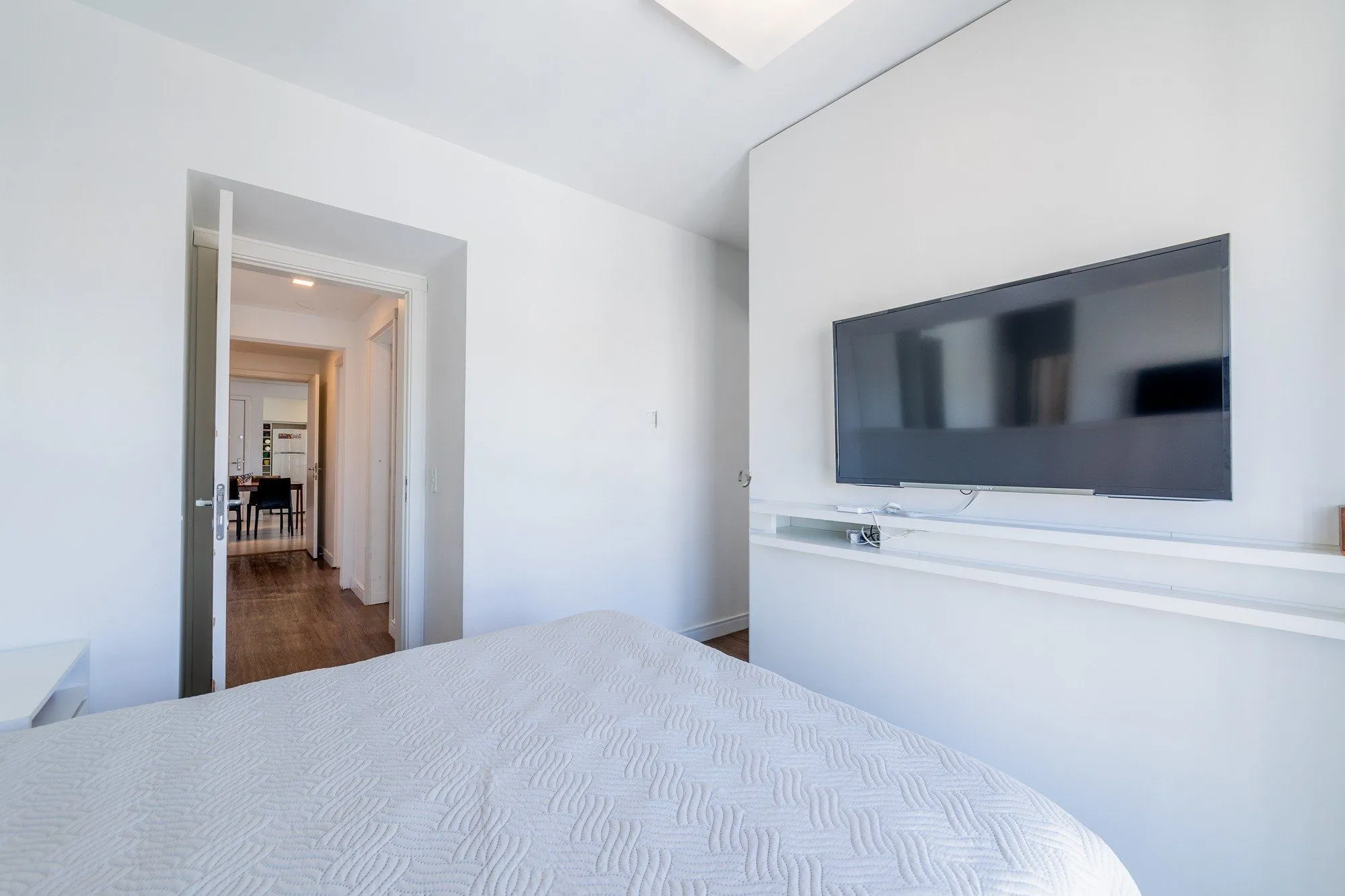 Imagem Apartamento com 3 quartos e 79m² à venda em Passo da Areia - Rua Bezerra De Menezes, Passo Da Areia, Porto Alegre
