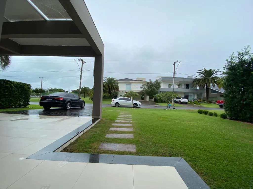 Imagem Casa em Condominio 5 Dormitórios - Bairro Atlantida