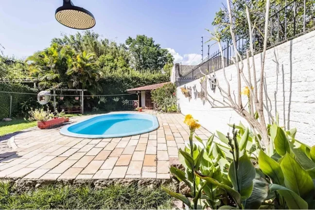 Imagem Casa para venda no bairro Guarujá em Porto Alegre