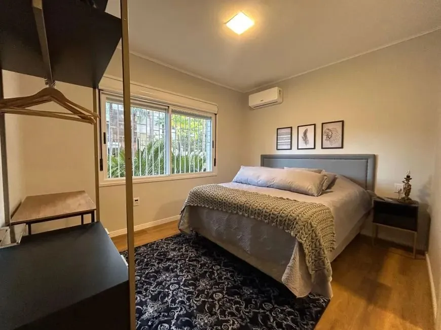 Imagem Apartamento com 83m², localizado no bairro Rio Branco em Porto ALegre/RS.