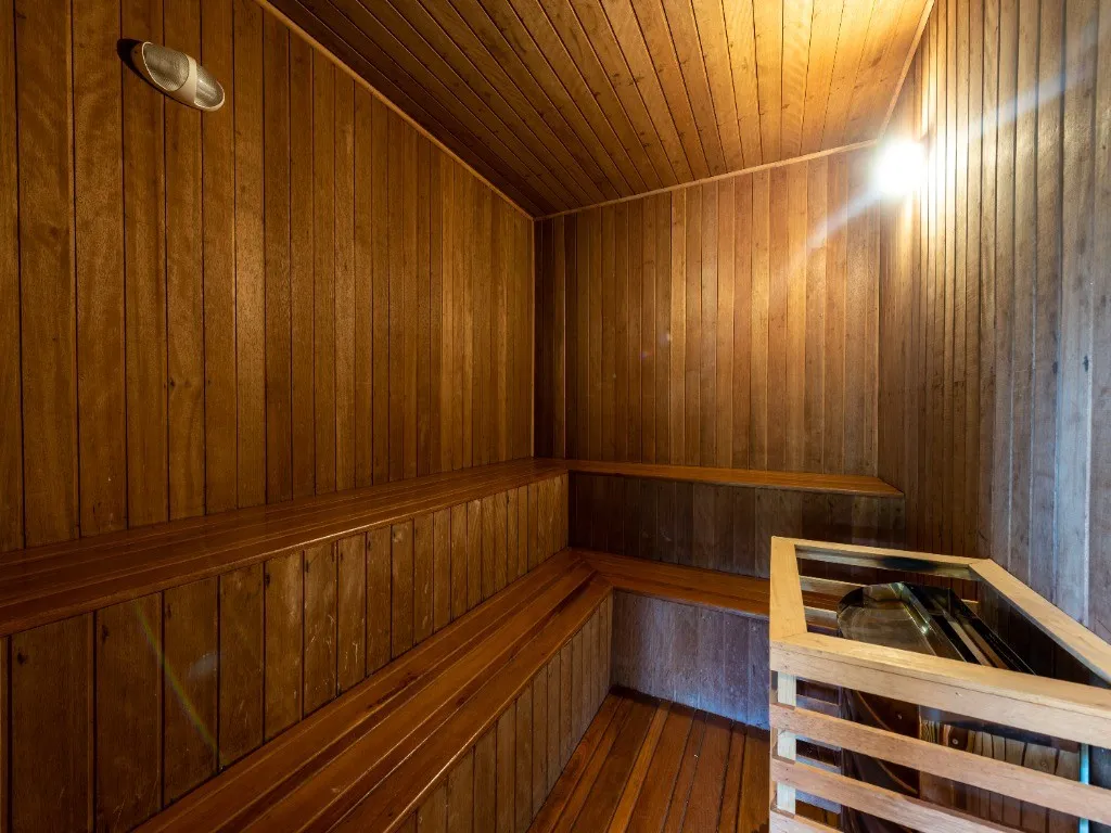Imagem Casa de luxo em condomínio à venda em Campos do Jordão - 5 quartos, 5 suítes, 5 banheiros, 4 vagas, 900m².