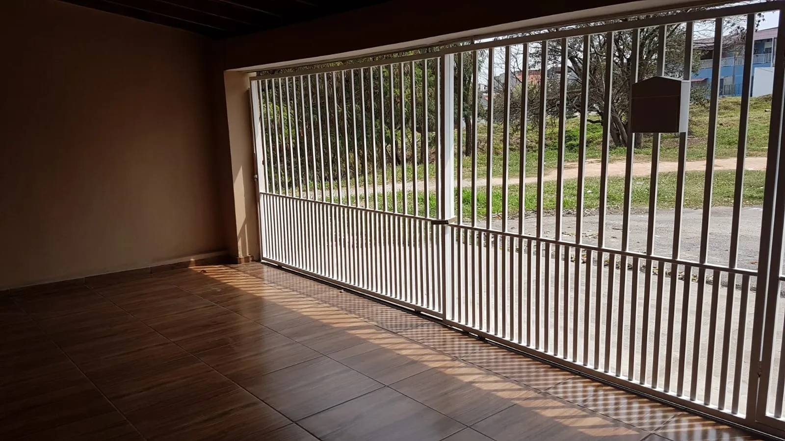 Imagem Casa a venda com amplo espaço