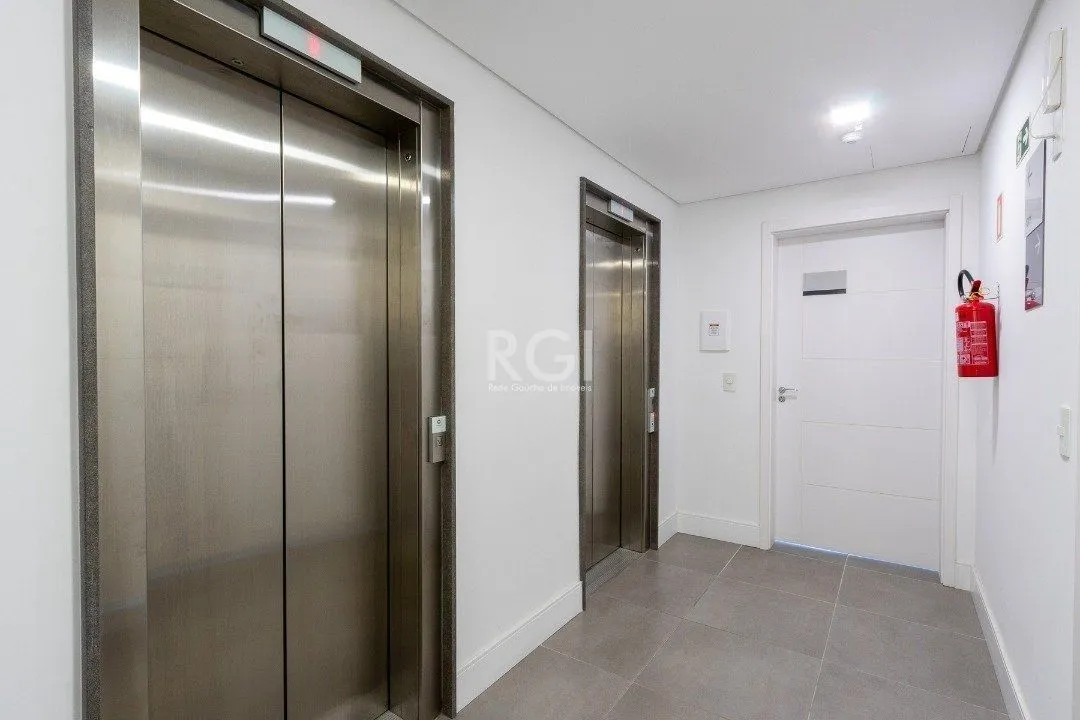Imagem Conjunto/Sala para Venda - 104m², 0 dormitórios, São João