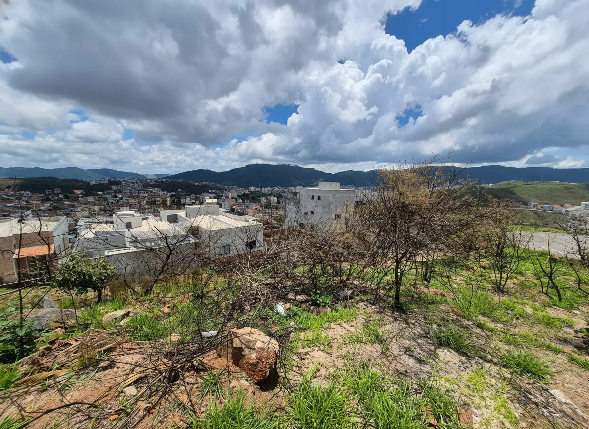 Imagem Terreno 250 m² à venda em Jardim Bandeirantes, Poços de Caldas