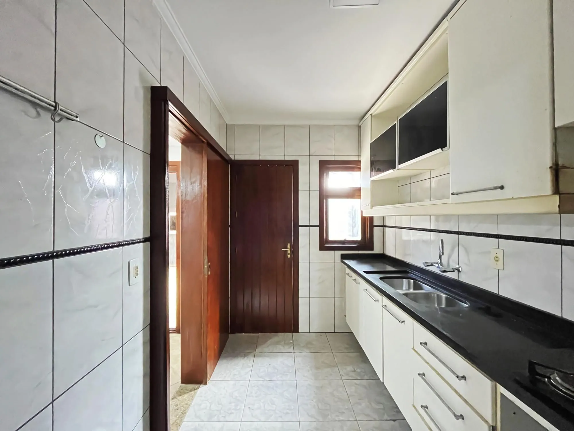 Imagem CASA 3 DORMITÓRIOS, SUÍTE, BAIRRO HIPICA, JARDINS DO PRADO EM PORTO ALEGRE-RS