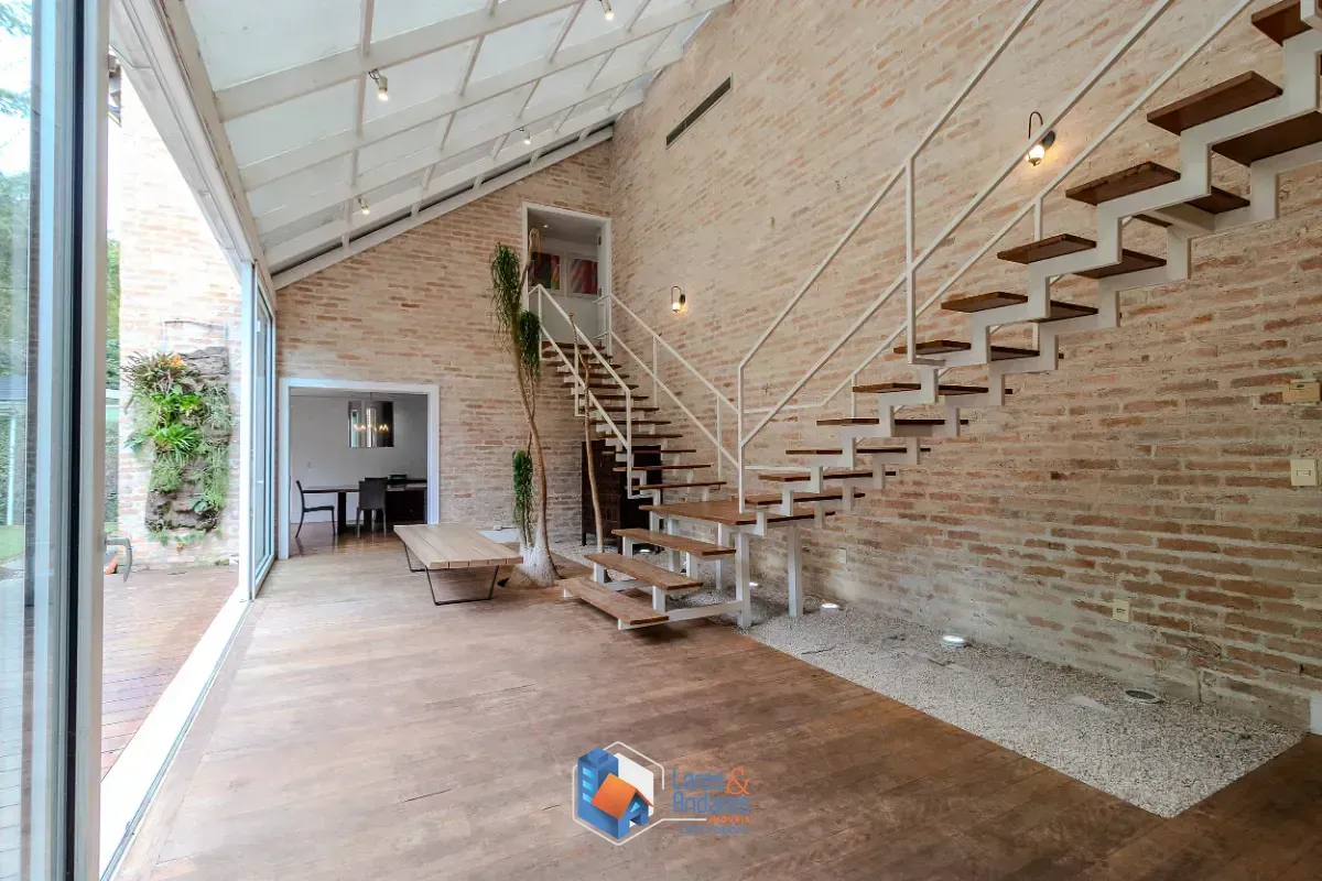 Imagem Casa para venda em Chácara Santo Antônio (Zona Sul) com 4 quartos, sendo 4 suítes, 552m²