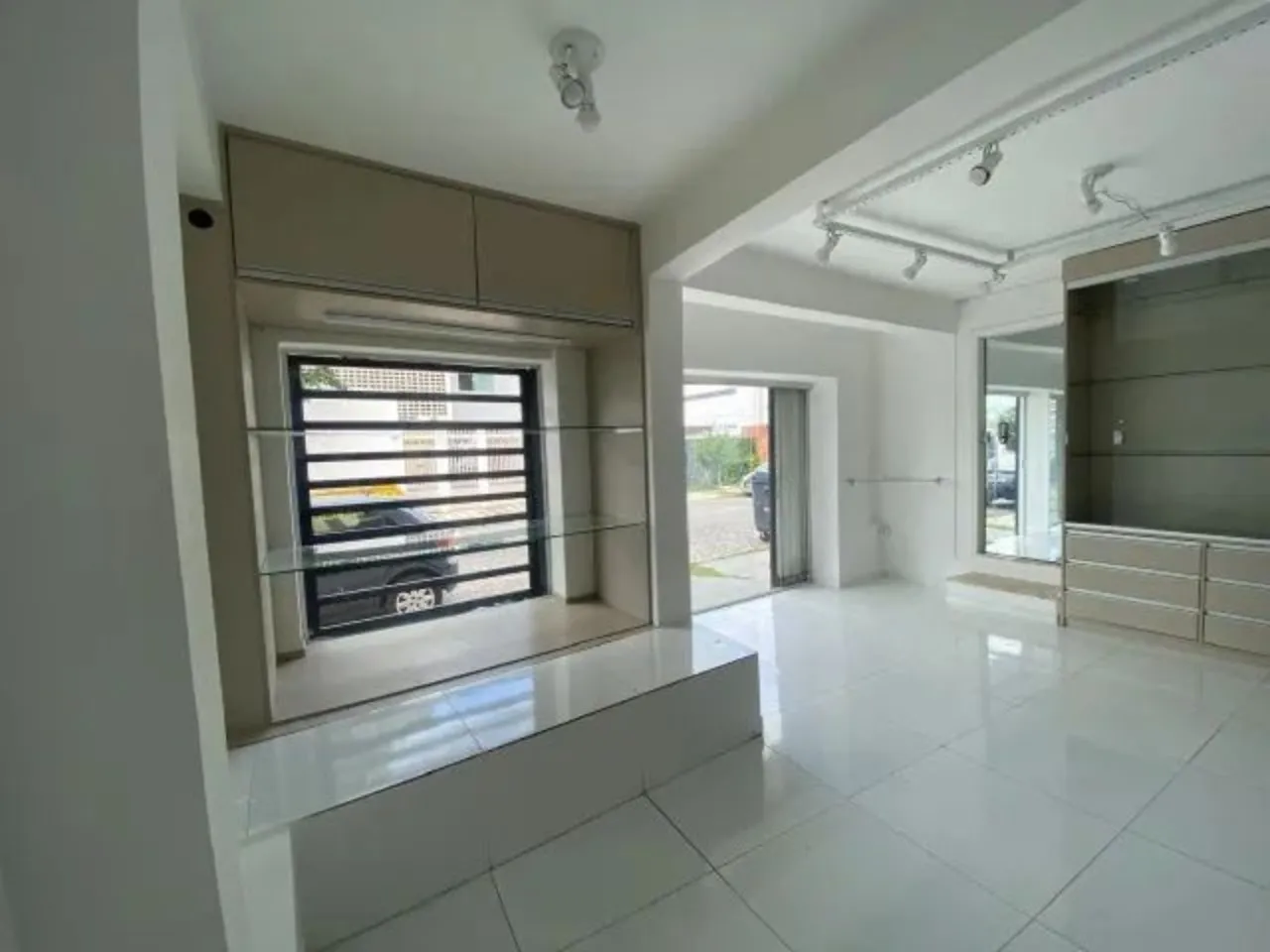 Imagem Salão Comercial para Locação no Jardim América, Sorocaba-SP: 1 Sala, 1 Banheiro, 30m² de Área.