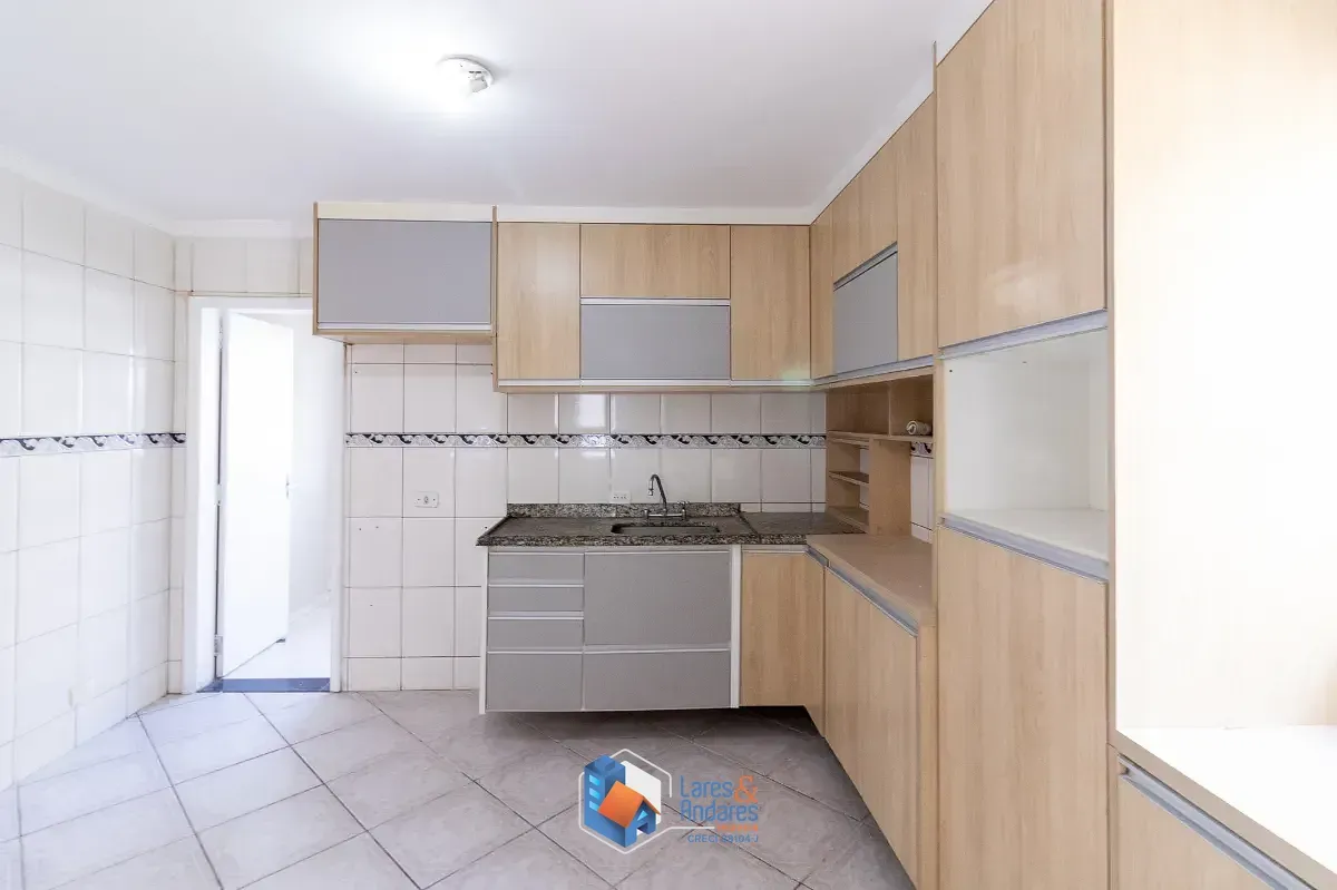 Imagem Sobrado para venda em Brasilândia com 3 quartos, sendo 3 suítes, 245m²