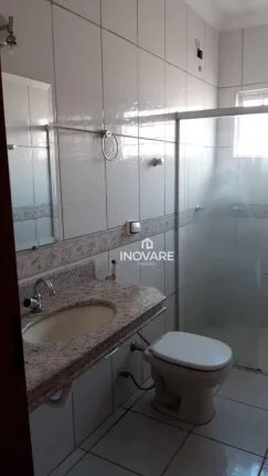Imagem Casa com 3 dormitórios à venda, 201 m² por R$ 750.000,00 - Alto da Boa Vista - Itumbiara/GO