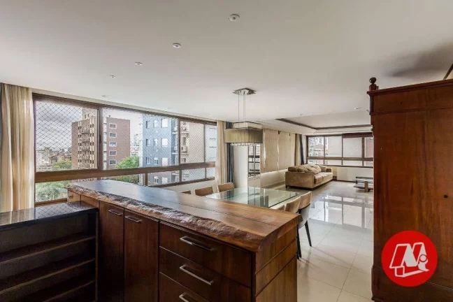 Imagem No bairro Petrópolis , 220 m², 3 suites, 4 vagas e infraestrutura.