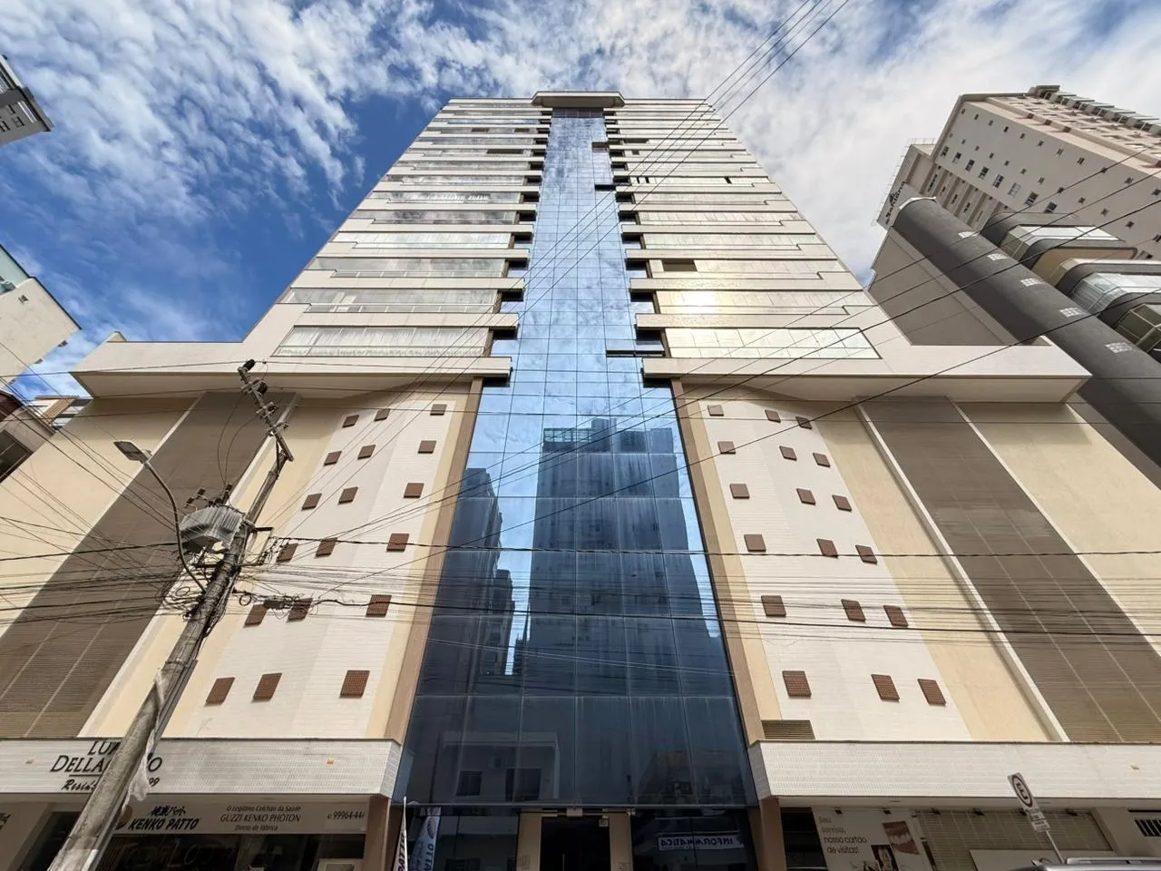 Foto do imóvel Apartamento à venda com 197.7m2 por R$ 2.850.000,00
