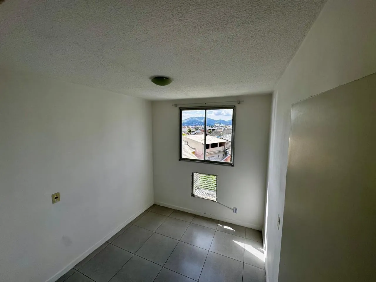 Imagem Apartamento para Venda em Rio de Janeiro, Taquara, 2 dormitórios, 1 banheiro, 1 vaga
