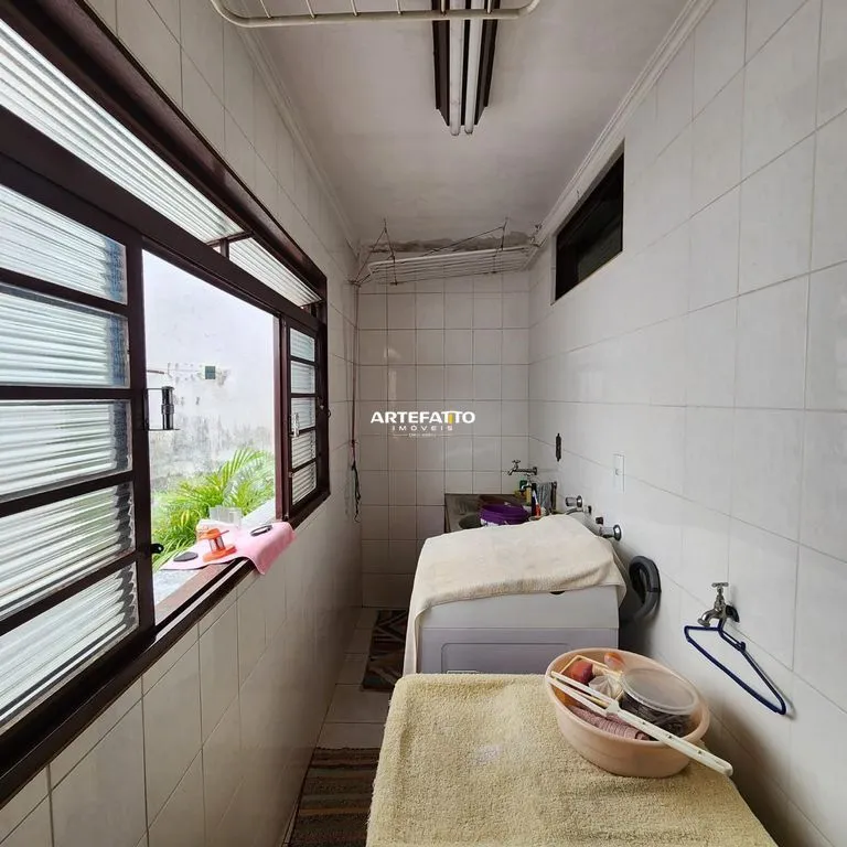 Imagem Casa na Avenida Santa Cruz para comércio