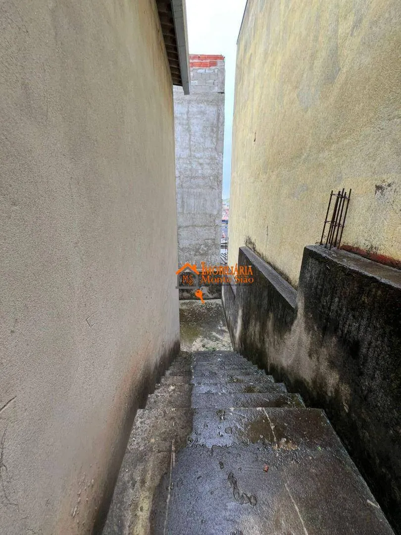 Imagem Casa com 4 dormitórios à venda, 400 m² por R$ 660.000,00 - Cidade Soberana - Guarulhos/SP