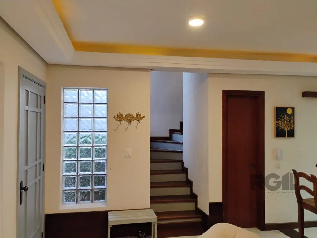 Imagem Casa em condomínio de 166m², 3 suítes 1 vaga do bairro Jardim Isabel