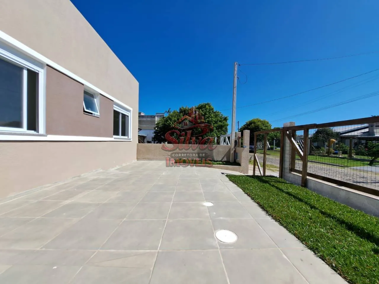 Imagem C1148 | Casa 3 dormitórios com piscina em esquina