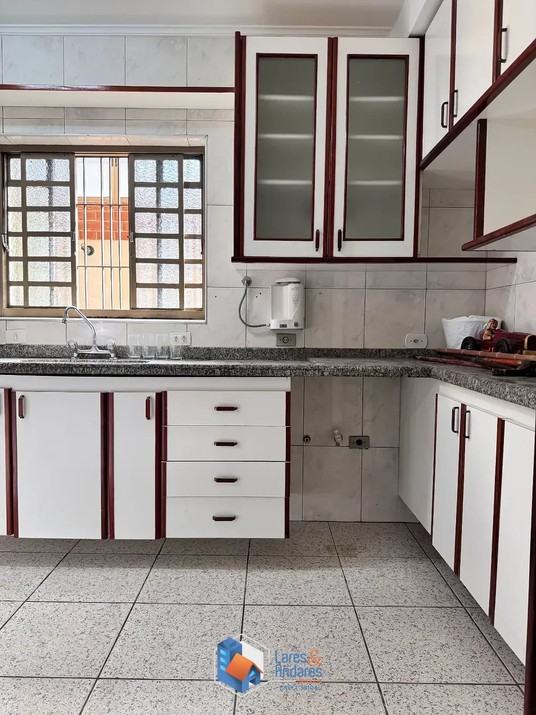 Imagem Casa de vila para venda em Planalto Paulista com 4 quartos, sendo 2 suítes, 330m²