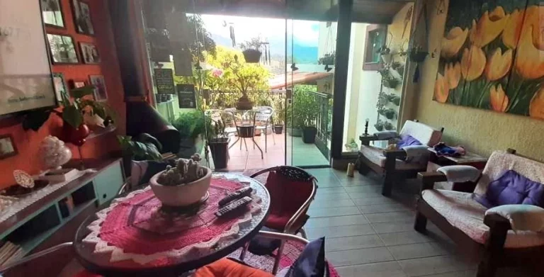 Foto do imóvel Casa para Venda em Teresópolis, Vargem Grande, 4 dormitórios, 1 suíte, 2 banheiros, 2 vagas em Rua Doutor Augusto Ricardo Teixeira Castilho