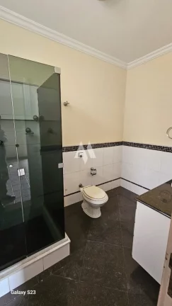 Imagem Casa com 4 dormitórios + 1 suíte + edícula em Ponta da Praia, Santos/SP