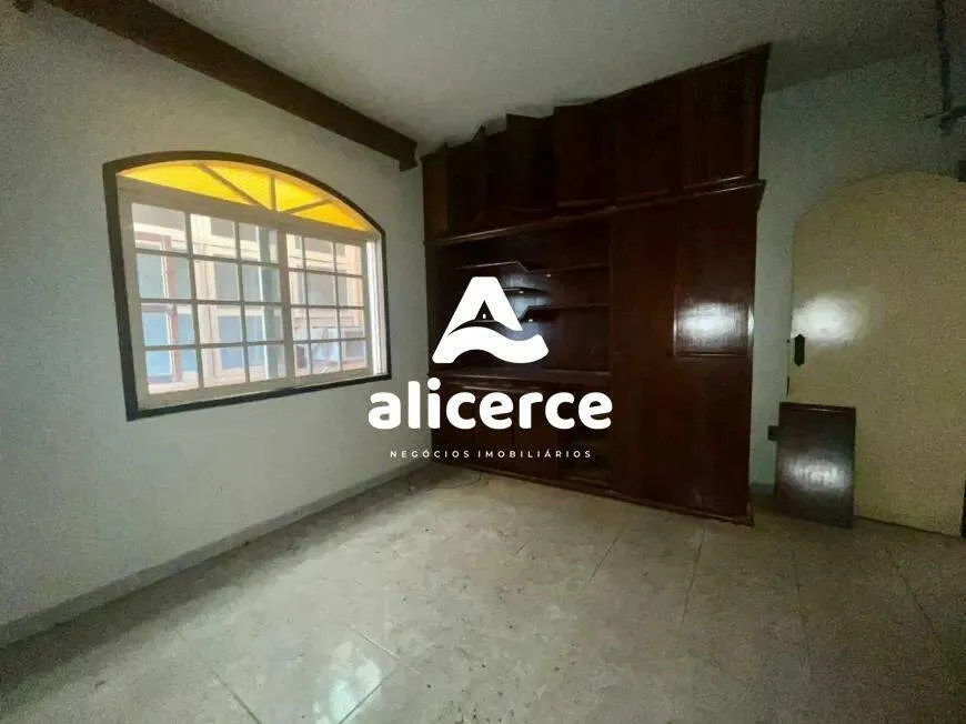 Imagem Casa com 4 Quartos e 3 banheiros à venda, 320m² no bairro Balneário em Florianópolis