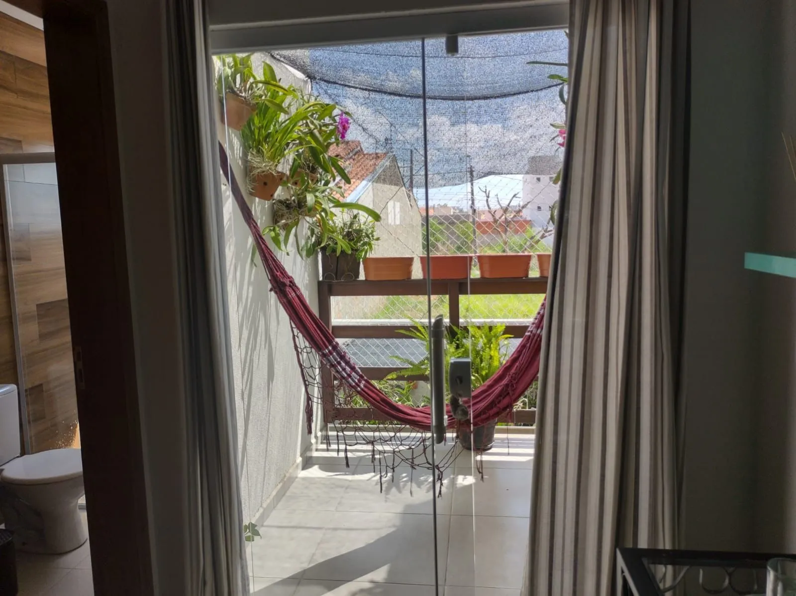 Imagem Casa Sobrado com 2 Suítes Localizada em Sorocaba.