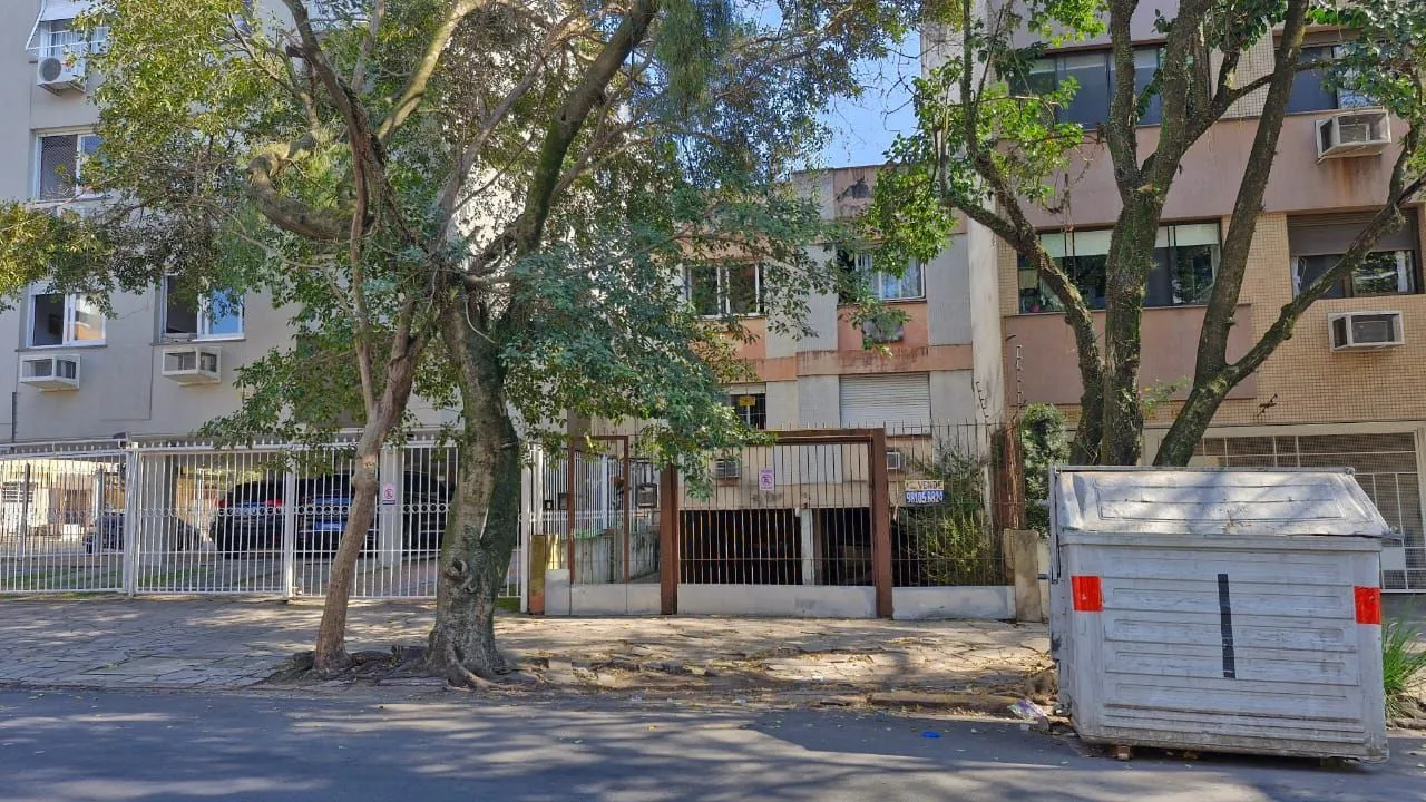 Imagem Apartamento com 2 dormitórios e garden na Rua Ijuí, pronto para reformar