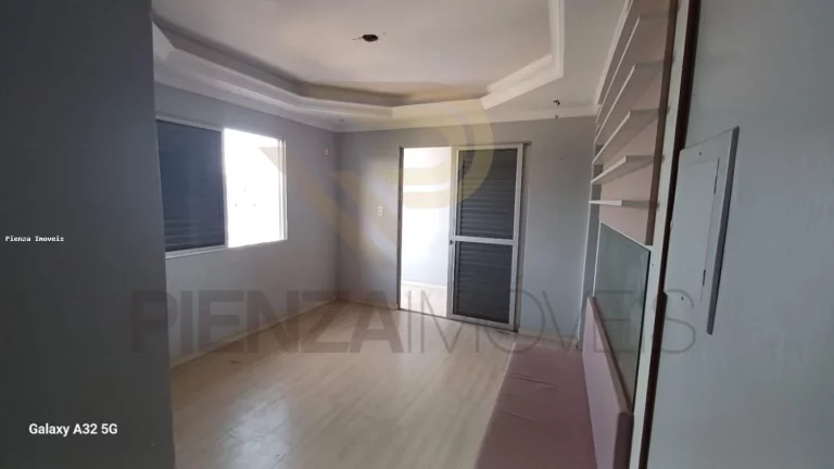 Imagem Casa Duplex para Venda em Concórdia, Nações, 3 dormitórios, 1 suíte, 2 banheiros, 1 vaga
