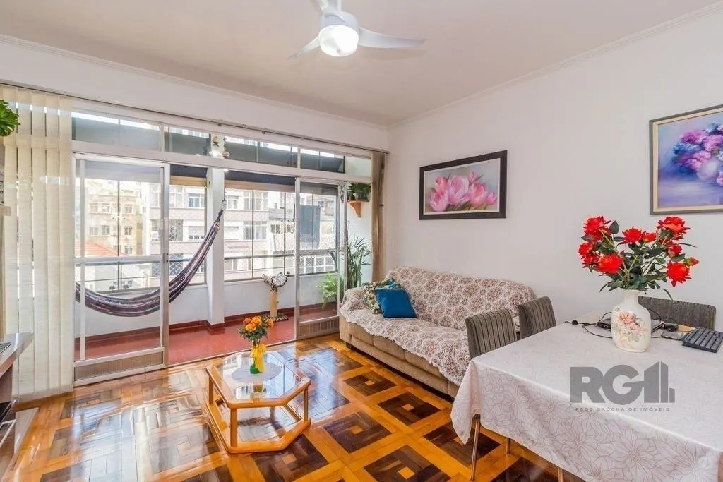 Imagem Excelente apartamento de 88m² com 3 dormitórios e sacada.