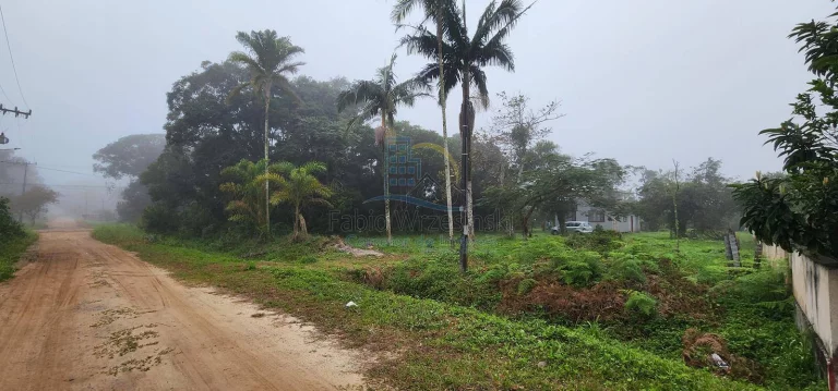 Imagem Vendo Terreno com casa de madeira Praia do Erwino