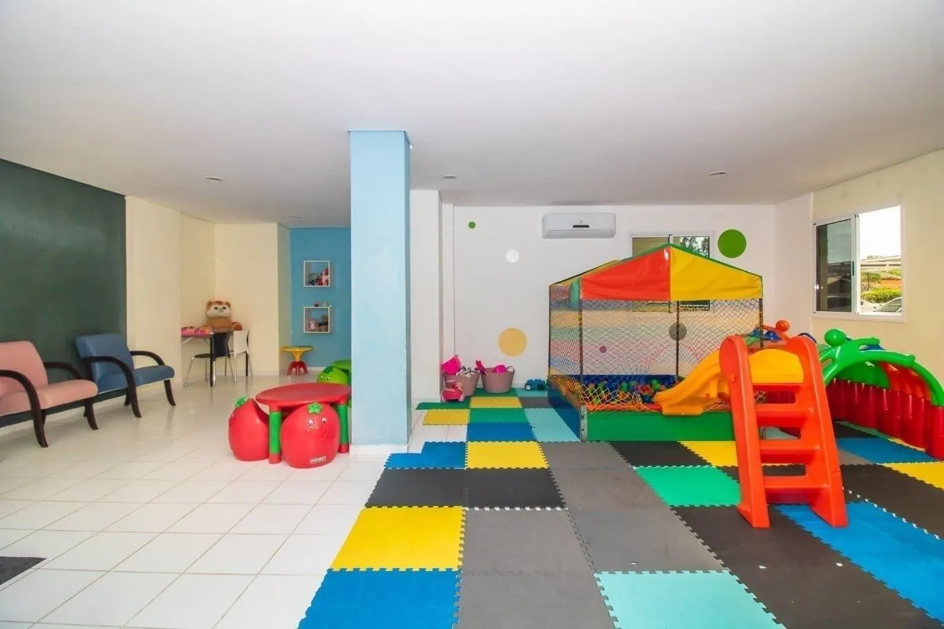 Imagem Apartamento de 2 dormitórios à venda em São Sebastião, Porto Alegre.
