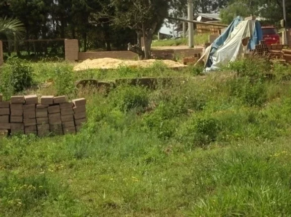 Imagem Lindo Terreno residencial com obra inacabada de 100m², condomínio fechado