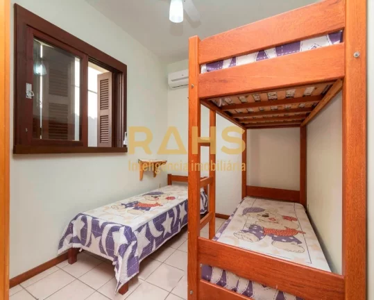 Imagem Sabe aquele sonho de Casa a Beira Mar de Bombinhas? Pois é, eu posso ajudar a realiza-lo com essa i...