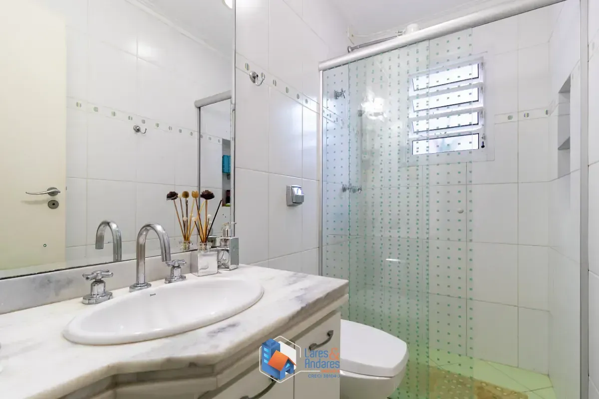 Imagem Casa para venda em Planalto Paulista com 3 quartos, sendo 1 suíte, 320m²