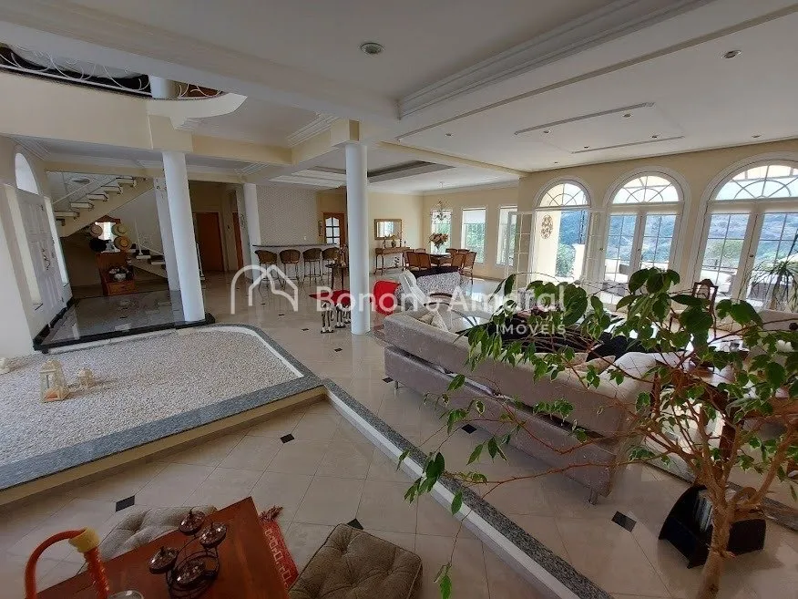 Imagem "Exclusiva Casa de Luxo à Venda em Condomínio Fechado - Valinhos, SP"