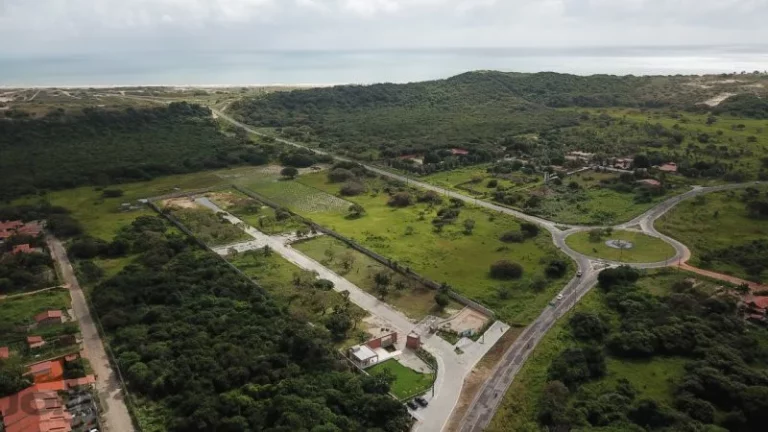 Foto do imóvel Terreno em Condomínio a Venda - Aquiraz, CE em Rod. Ce Duzentos Sete
