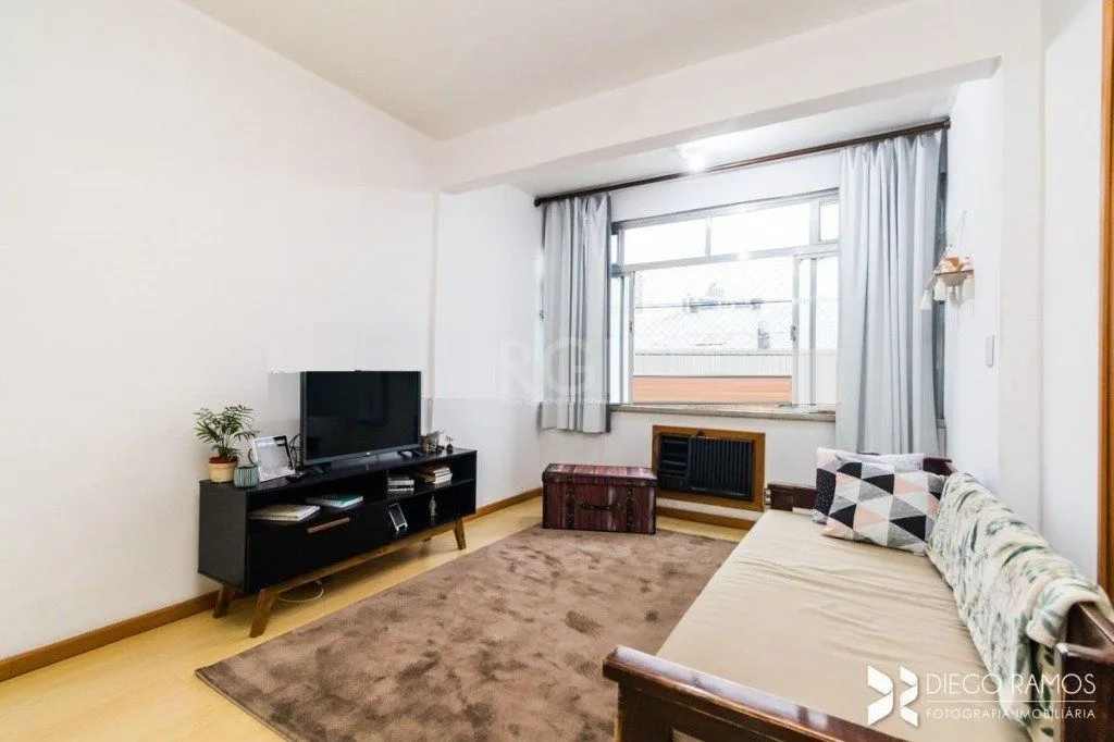 Imagem Apartamento para Venda - 79m², 2 dormitórios, 1 vaga - Partenon