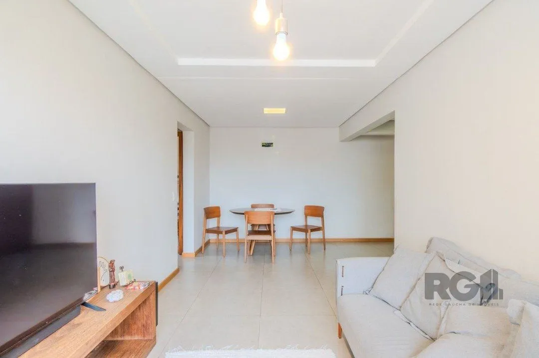 Imagem Ótimo apartamento, reformado , dois dormitórios e uma suíte, vaga escriturada.