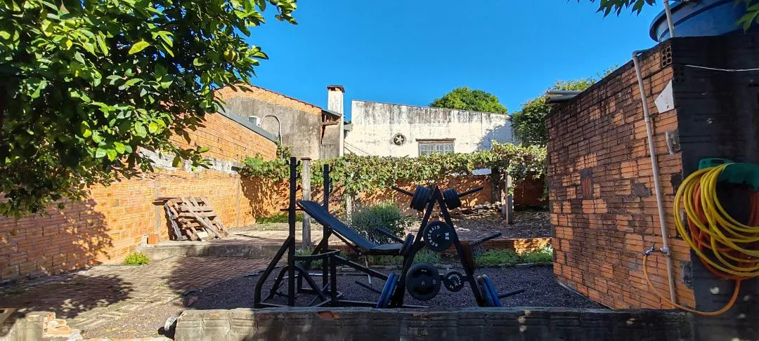 Imagem Casa à venda em Cascavel, Santa Cruz - Portão eletrônico, Quintal, Rua Asfaltada