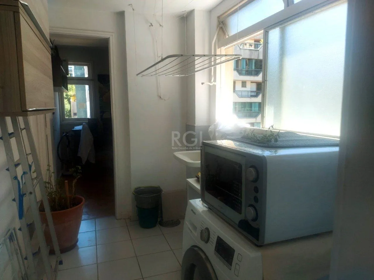Imagem Apartamento 3 dormitórios 1 suíte e 2 vagas com 90m² no bairro Petrópolis Poa