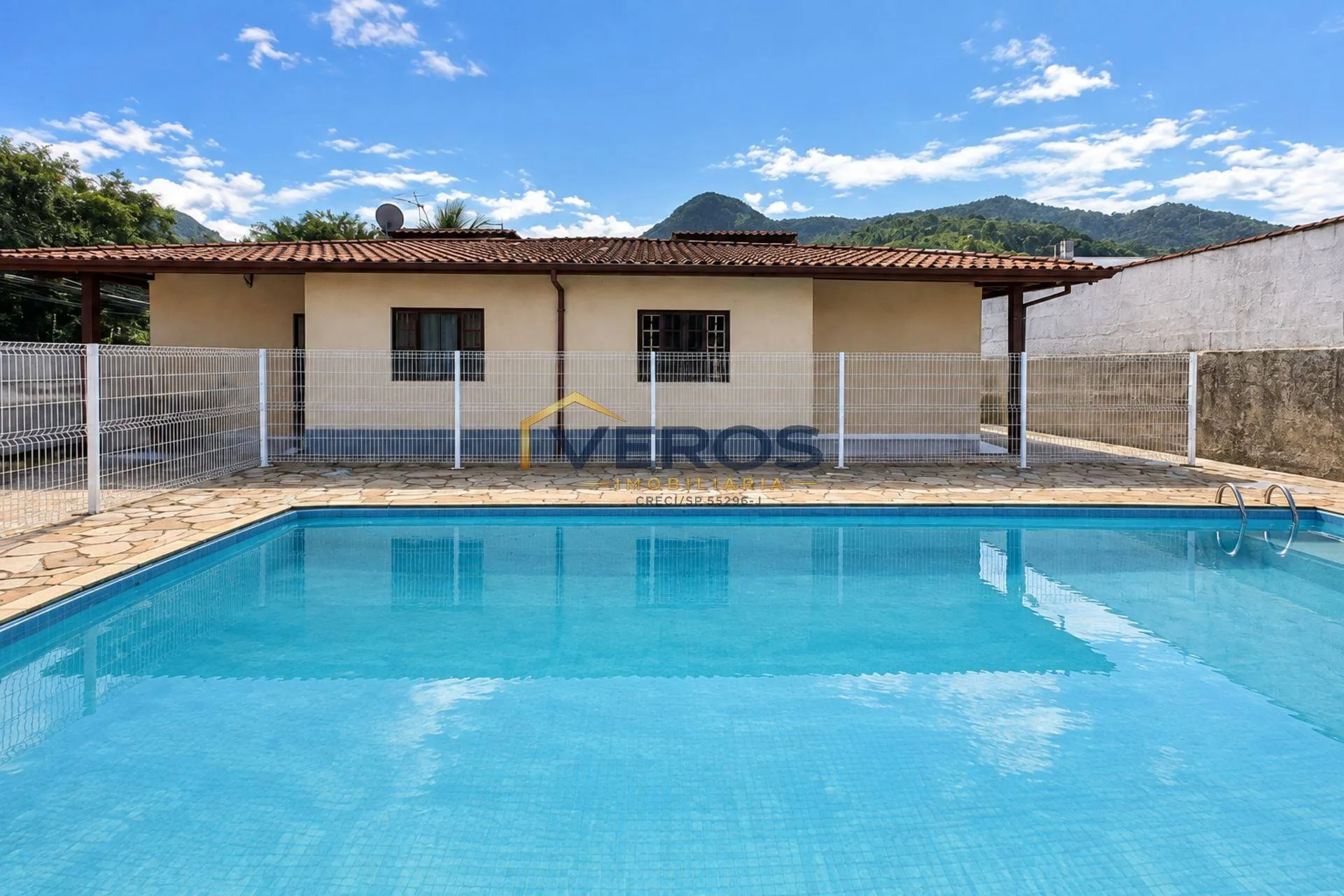 Foto do imóvel Casa Térrea em Condomínio a venda com 2 quartos na Martim de Sá Caraguá