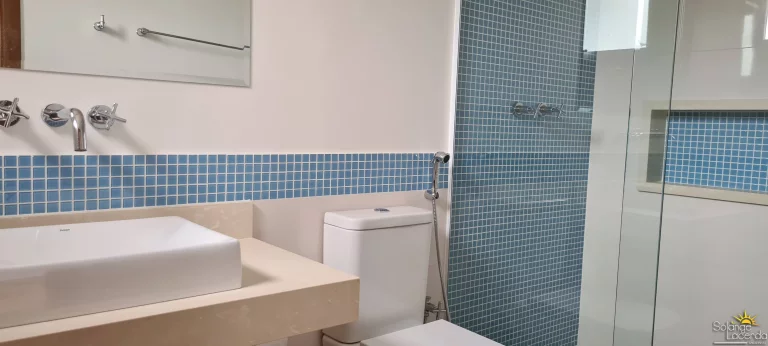 Imagem Bela Casa - 5 Suítes - 781 m² Terreno - Condomínio a Poucos Metros da Praia