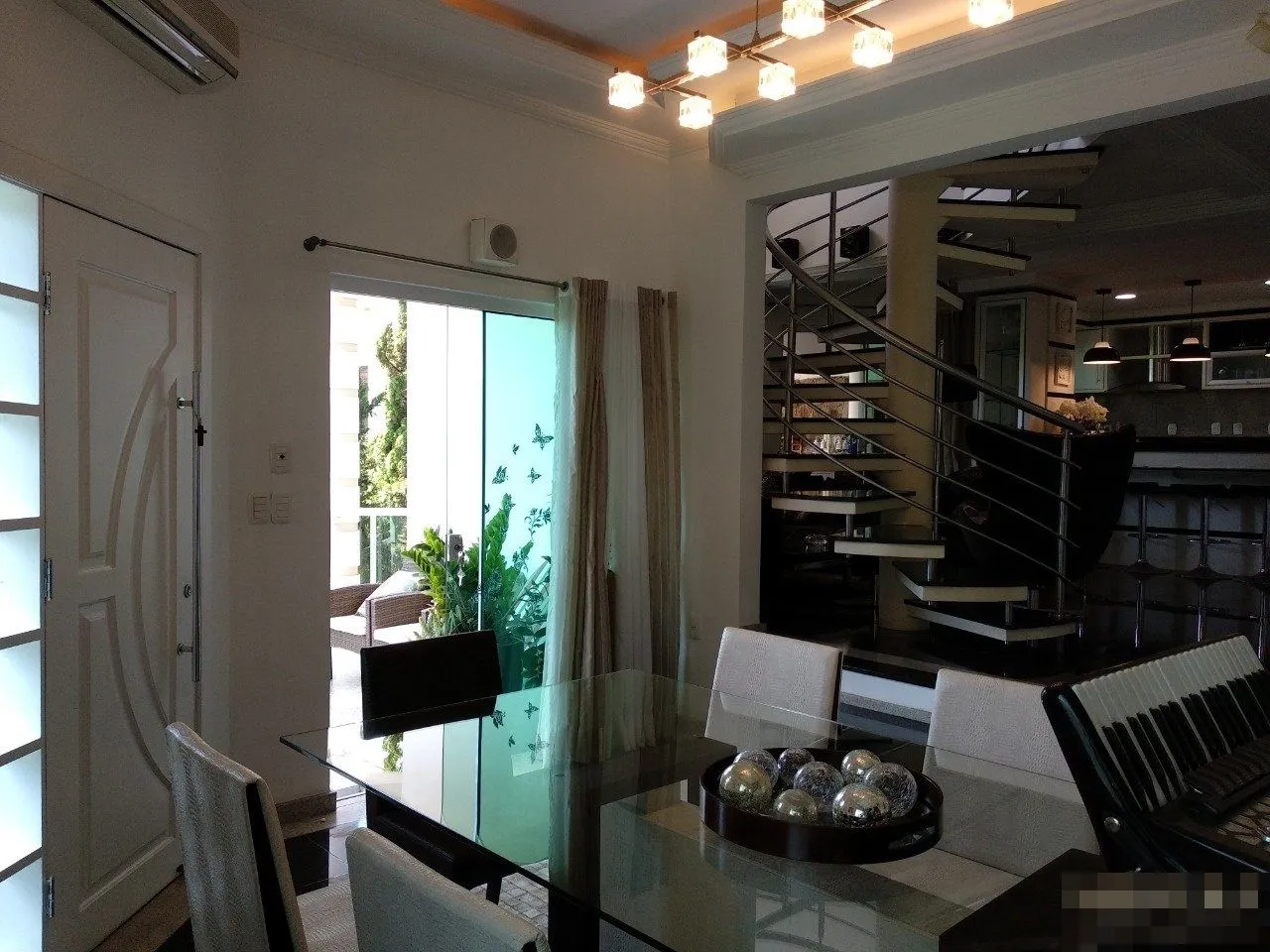 Imagem Casa de Alto Luxo à Venda no Condomínio Bosque das Mansões - São José/SC