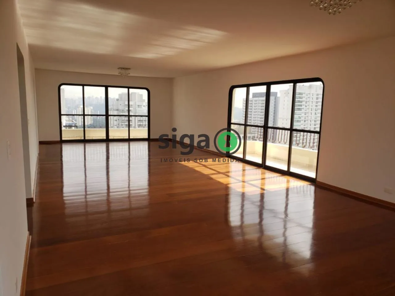 Imagem Cobertura Duplex a venda no Alto da Boa Vista com 6 quartos